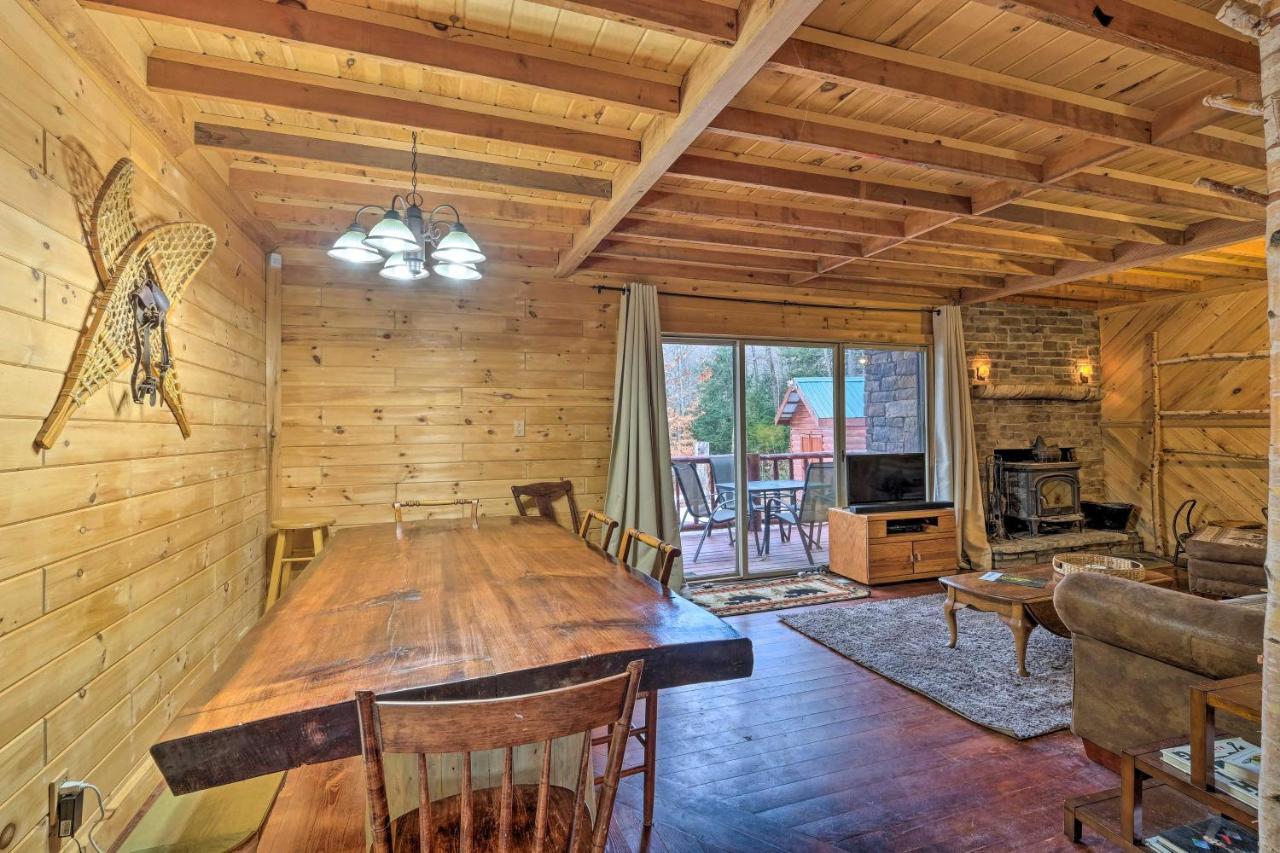 Secluded Johnsburg Retreat With Hot Tub And Fire Pit Villa ภายนอก รูปภาพ