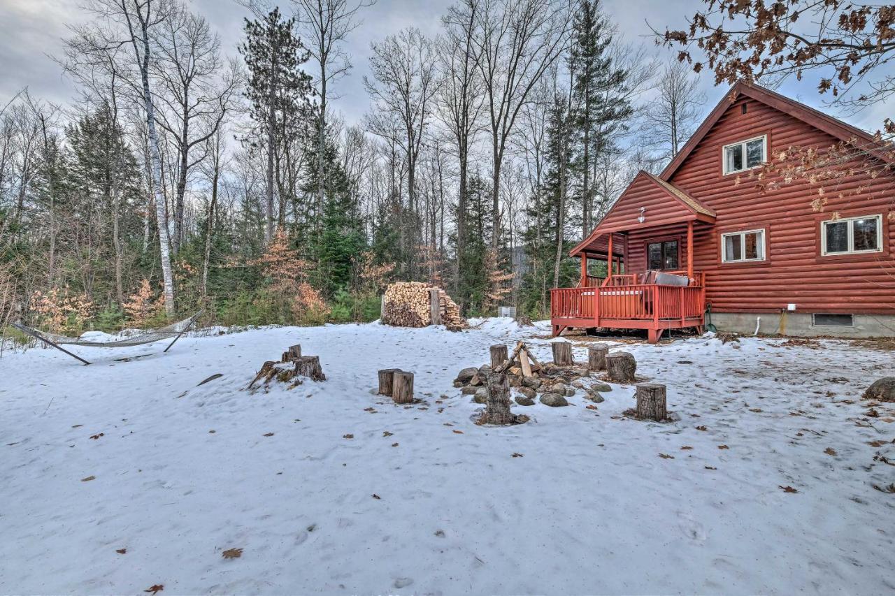 Secluded Johnsburg Retreat With Hot Tub And Fire Pit Villa ภายนอก รูปภาพ