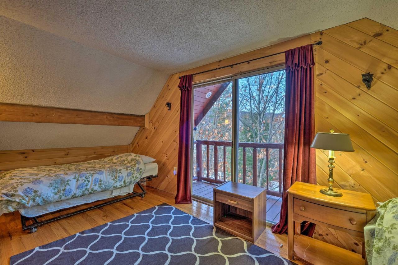 Secluded Johnsburg Retreat With Hot Tub And Fire Pit Villa ภายนอก รูปภาพ
