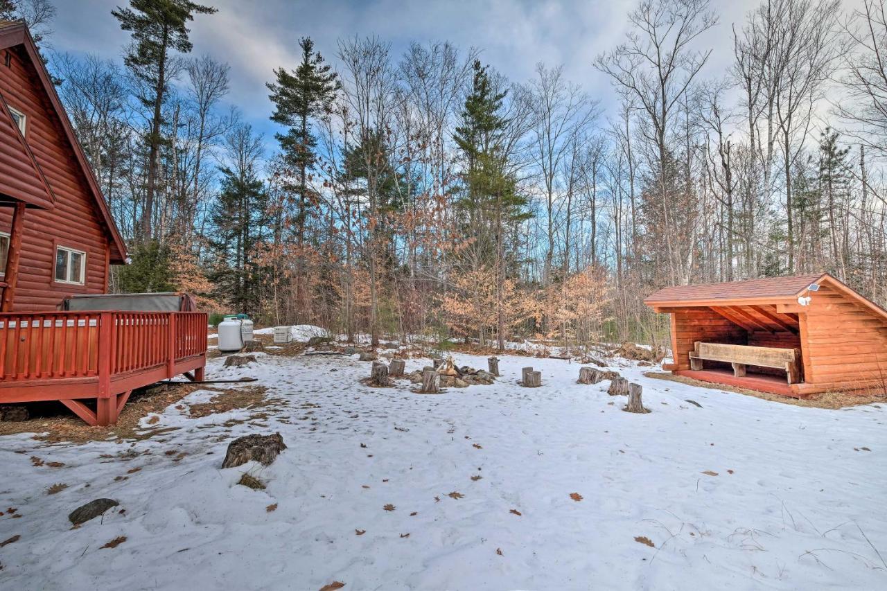 Secluded Johnsburg Retreat With Hot Tub And Fire Pit Villa ภายนอก รูปภาพ